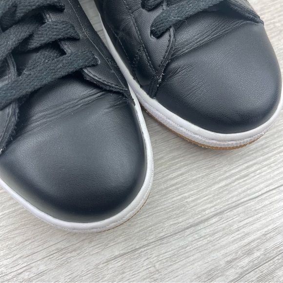 Nike Women’s Tennis 'Classic Ultra’ Leather Sneaker in Black, US 7.5 - Picture 12 of 13